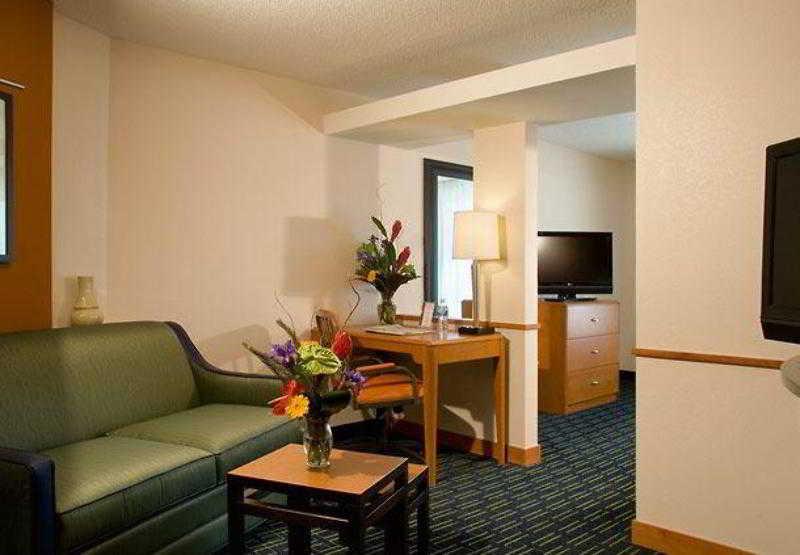 Fairfield Inn & Suites By Marriott Omaha Downtown Phòng bức ảnh